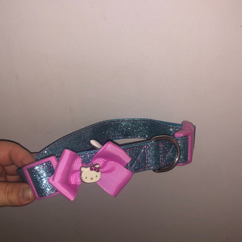 Large hello kitty dog collar